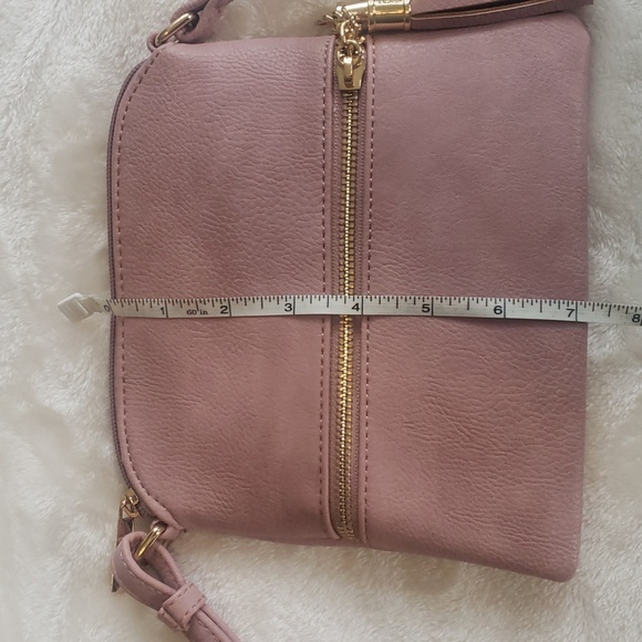 *NWOT- Adorable crossbody - Picture 10 of 10